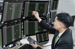Nhìn lại dự báo VN-Index 2025: VCBS nổi bật với kịch bản sát thực tế