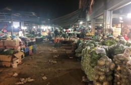 TPHCM: Tiểu thương chợ đầu mối "khóc ròng" vì ế