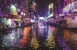 Cơn mưa đo năng lực đô thị