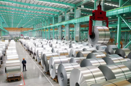 Trung Quốc: Vòng Xoáy Khủng Hoảng Sản Xuất Dư Thừa và Dự Báo Tương Lai