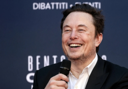 Jensen Huang khen Elon Musk siêu phàm