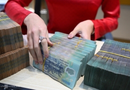 Nợ xấu ngân hàng trên 4%