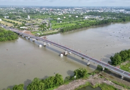 Người mua dồn về khu vực Long Hậu (Long An) để đón ''sóng” hạ tầng
