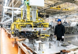 Kinh tế Trung Quốc rẽ ngoặt lịch sử khi đầu tư lao dốc