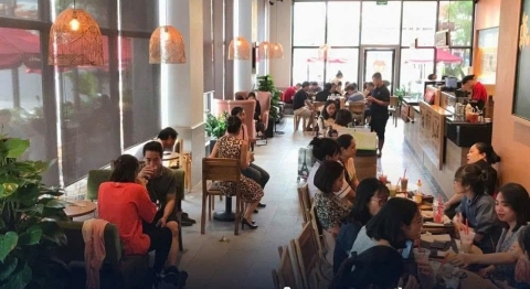 HIGHLANDS COFFEE: KHÔNG GIAN NGỒI LẠI KHÔNG CHỈ ĐỂ NGHỈ CHÂN, MÀ LÀ CHIẾN LƯỢC KINH DOANH DÀI HẠN